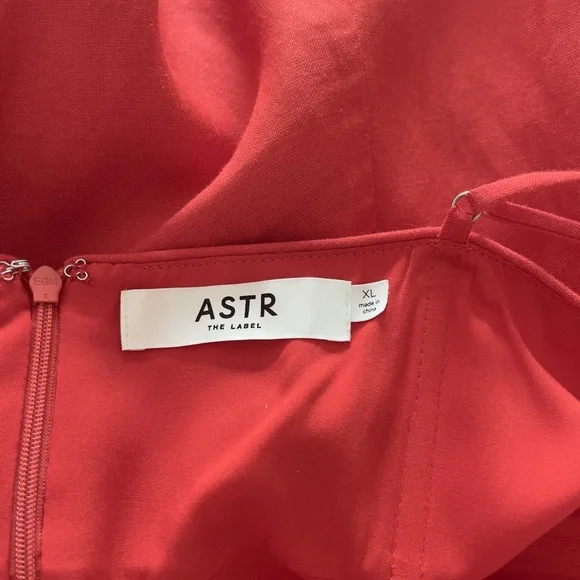 Astr the label Red Adjustable Strap Sweetheart Neckline Linen Blend Midi Dress - Picture 7 of 8